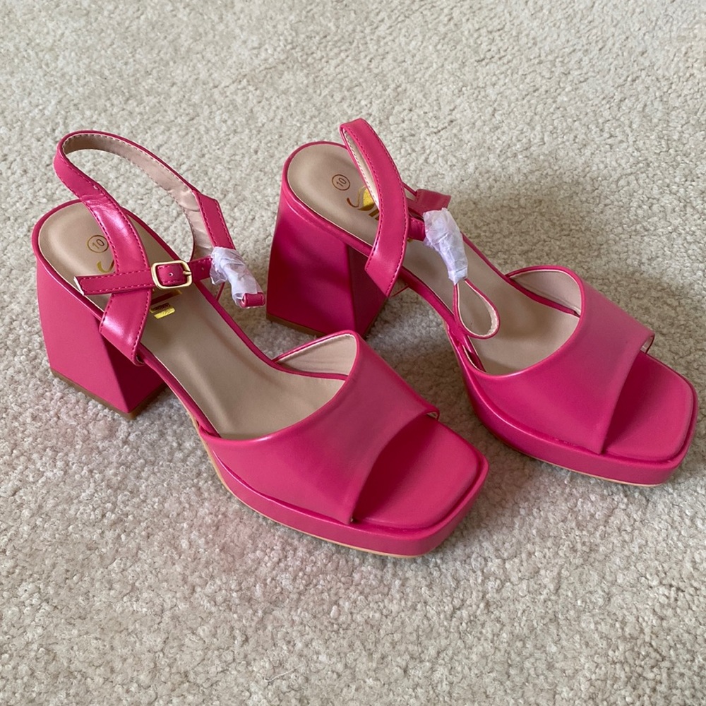 Fuchsia size 10 open toe block heel open toe sandal.